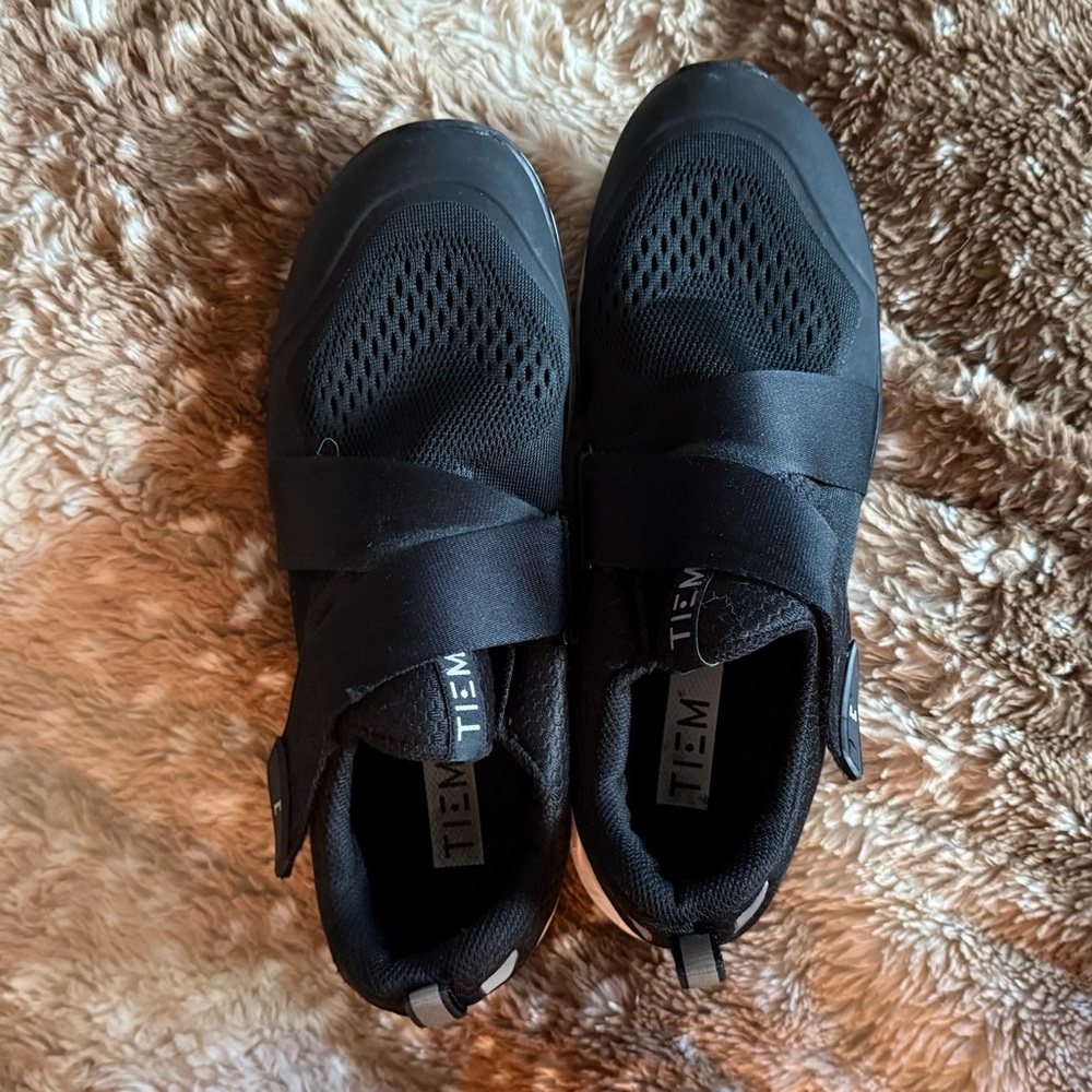 TIEM Women's Black Athletic Shoes